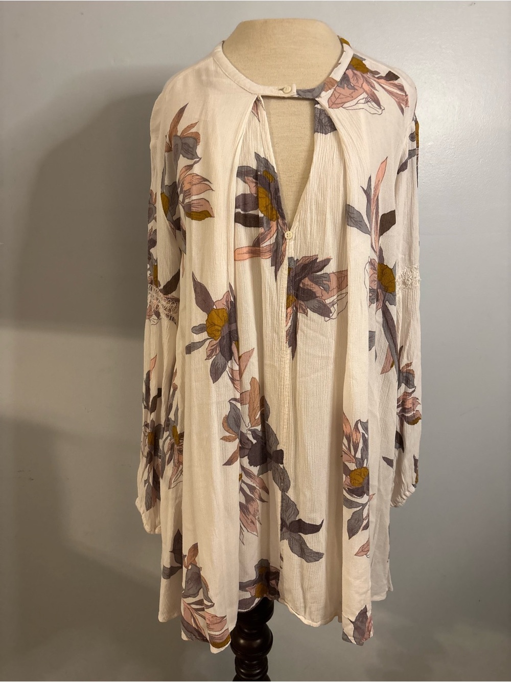 Free People electric orchid swing Cream Floral Long-Sleeve Tunic